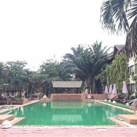 Ubon Buri Hotel & Resort Varincsamrap Kültér fotó