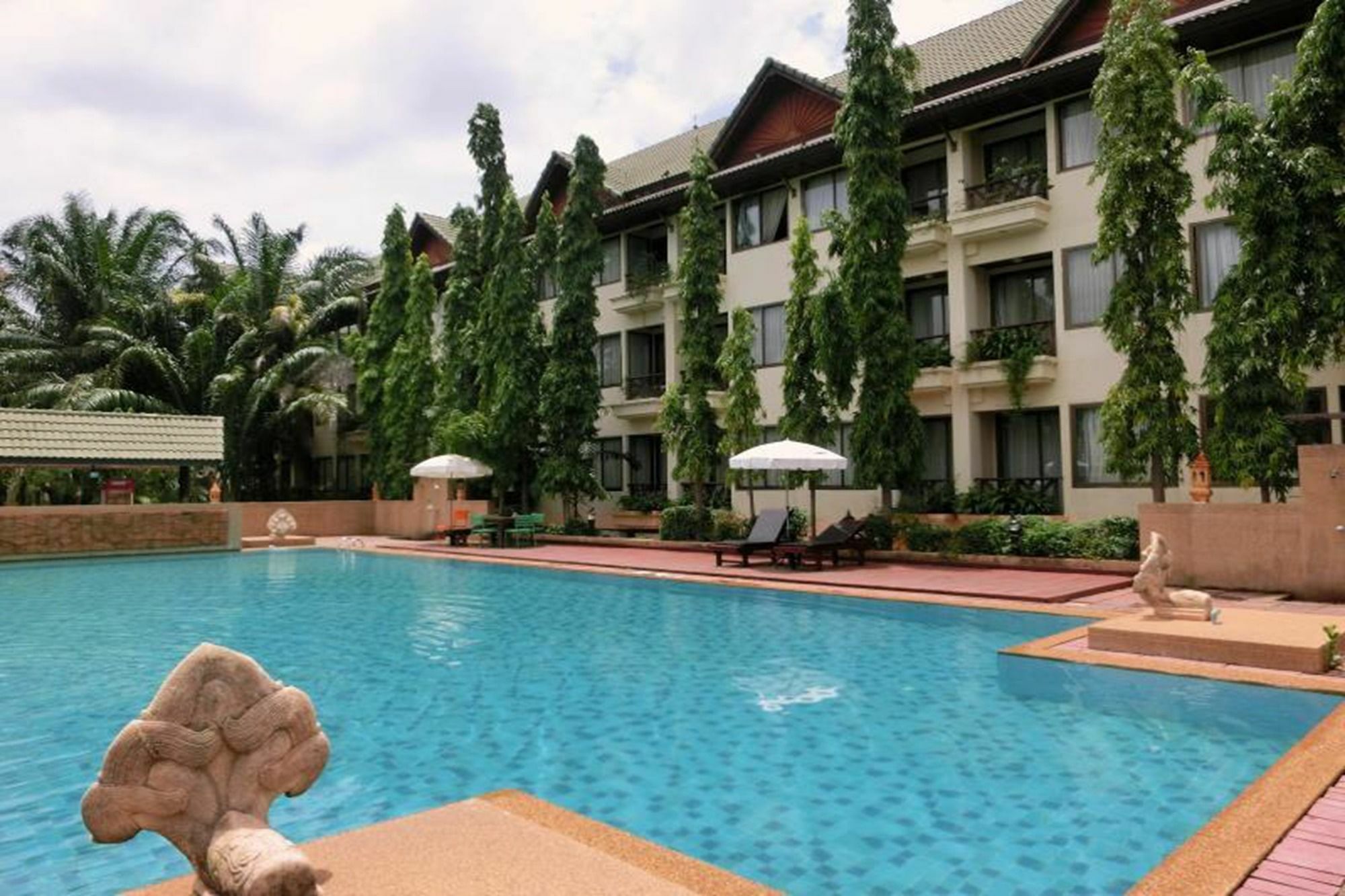 Ubon Buri Hotel & Resort Varincsamrap Kültér fotó